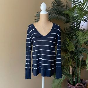 Banana Republic Linen V Neck S